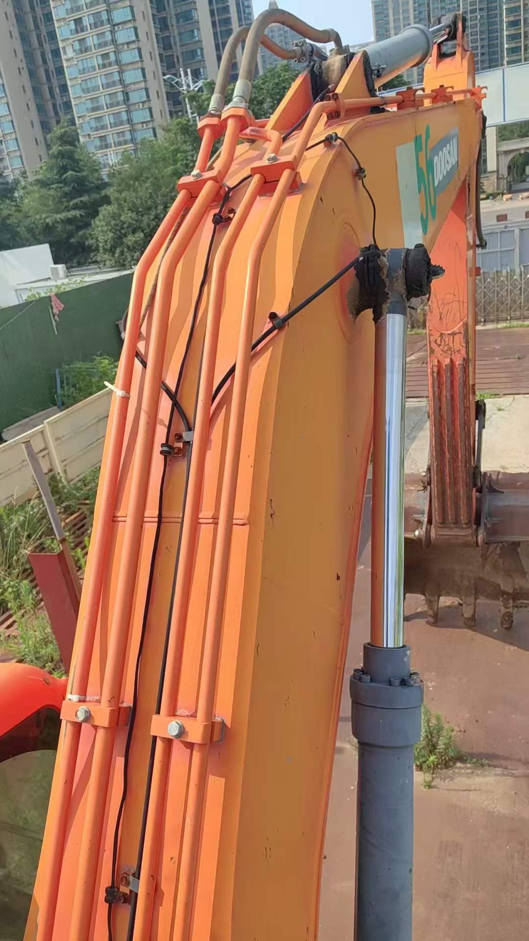 Buy Doosan DH215-7 Used Excavator / 4