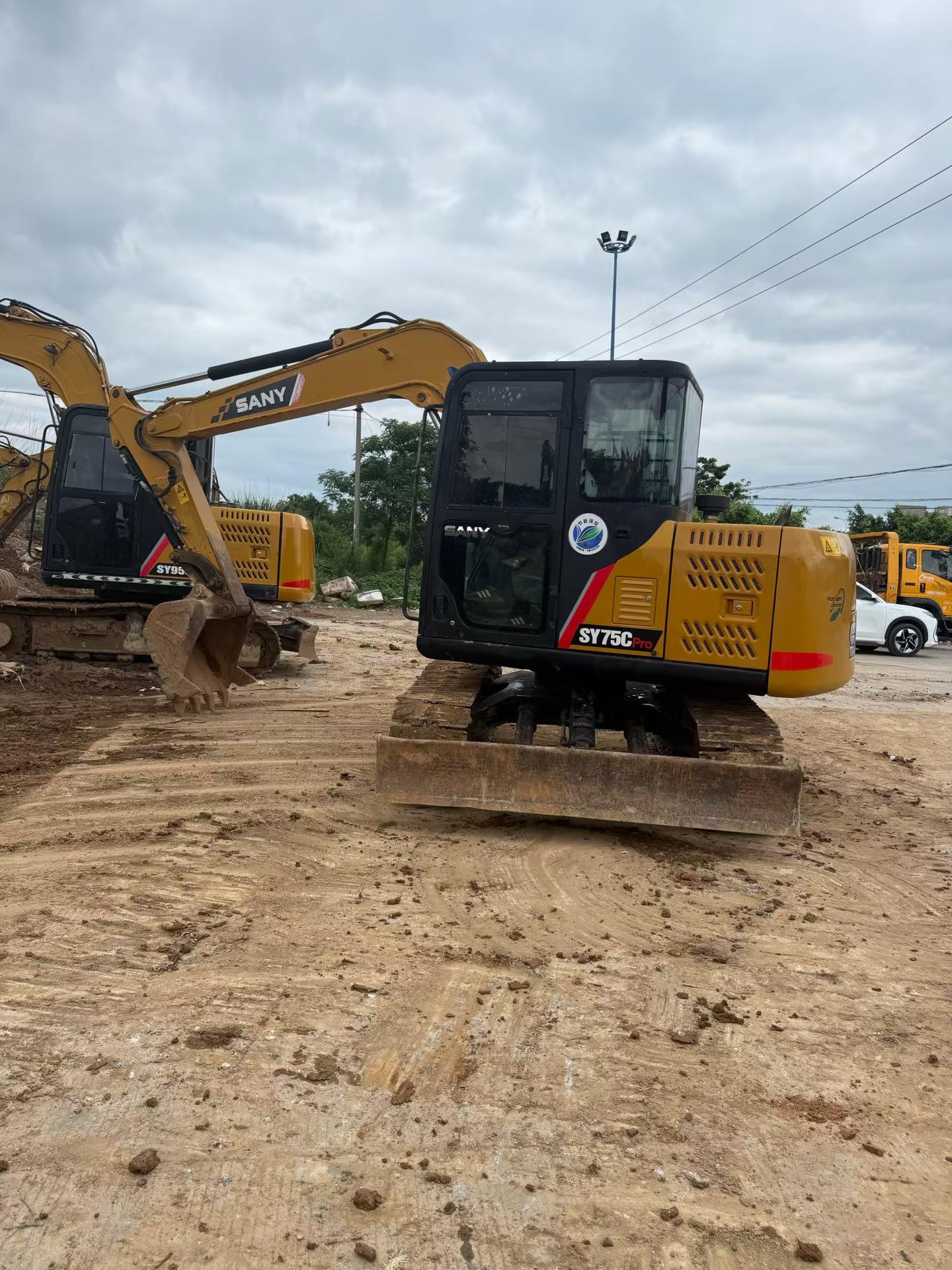 Buy Sany SY75C-8 Used Excavator / 3
