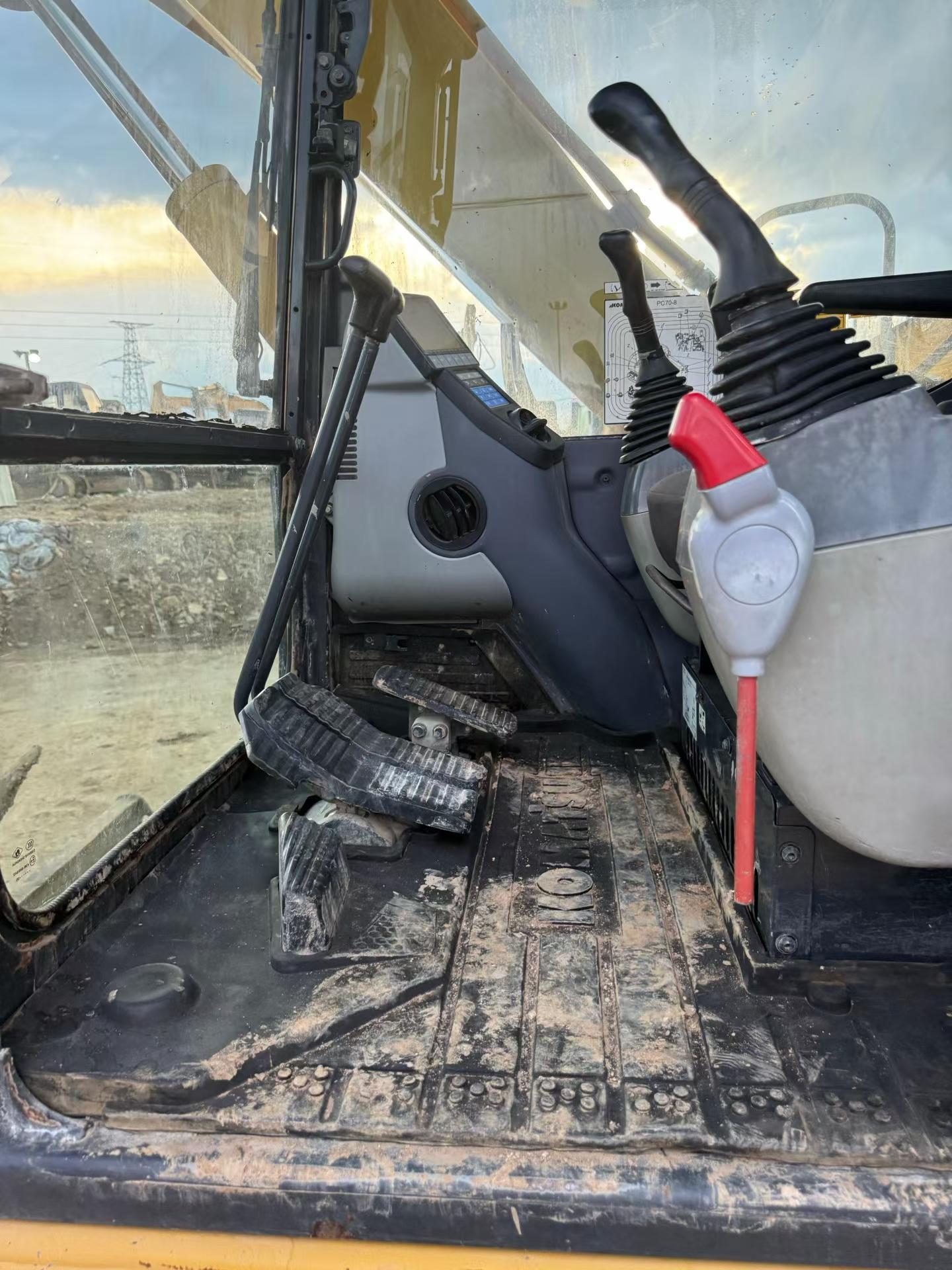 Buy Komatsu PC70-8 Used Excavator / 5
