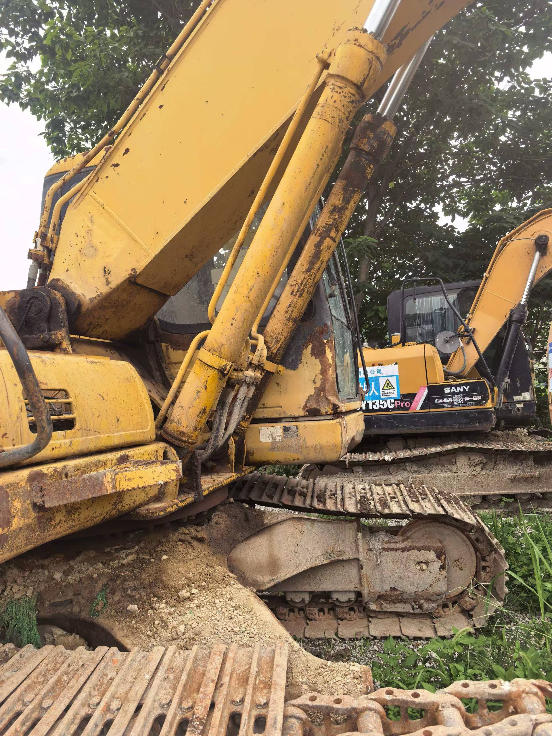 Buy Komatsu PC200 Used Excavator / 4
