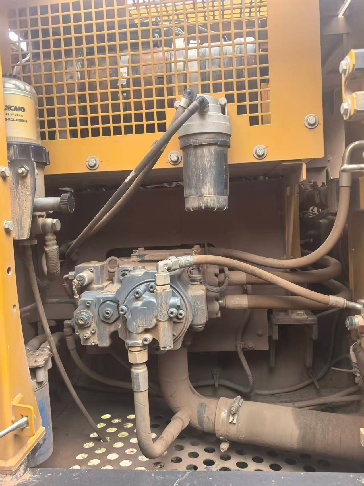 Buy XCMG XE135B Used Excavator / 6