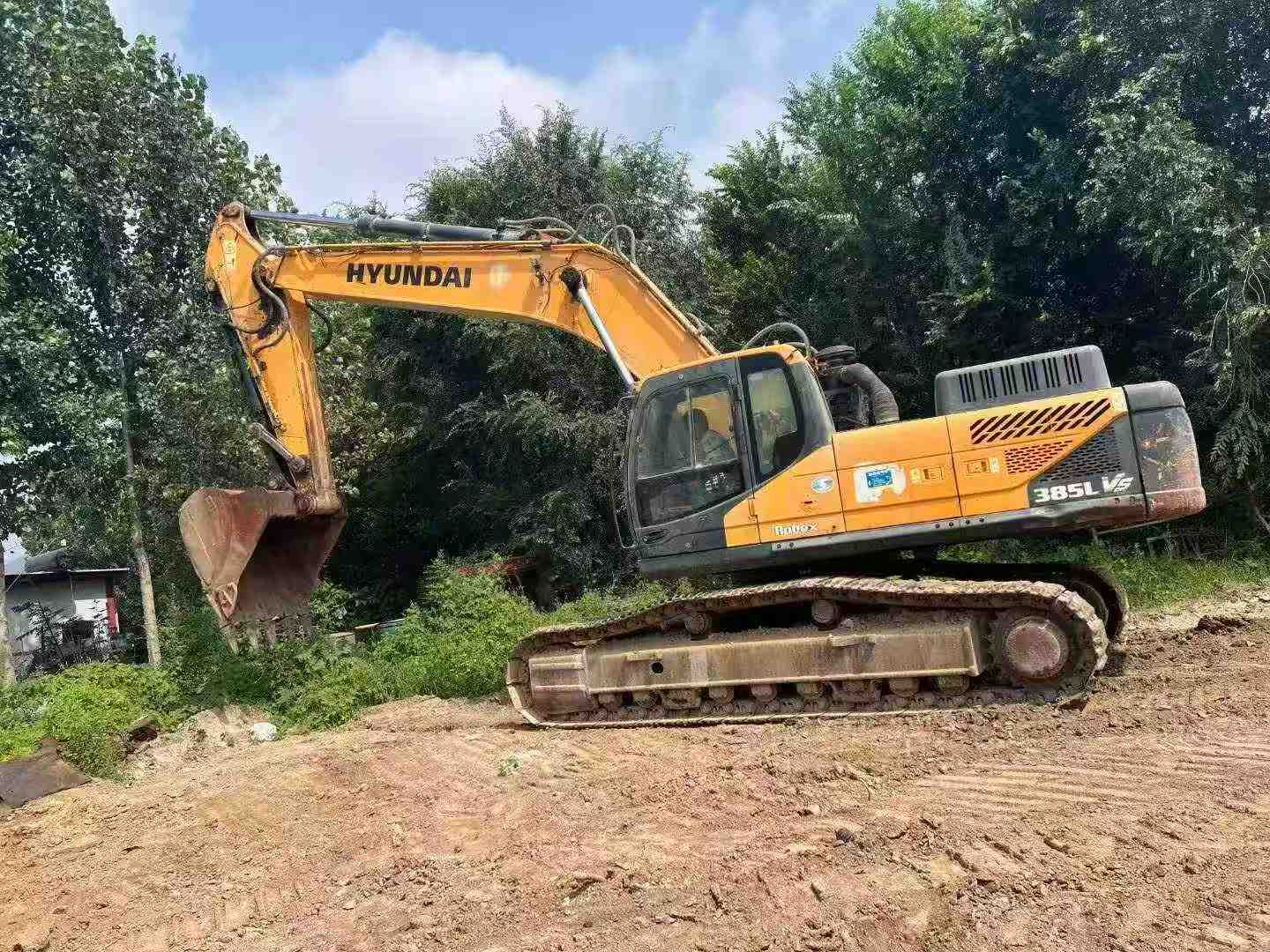 Buy Hyundai R385LVS Used Excavator / 1
