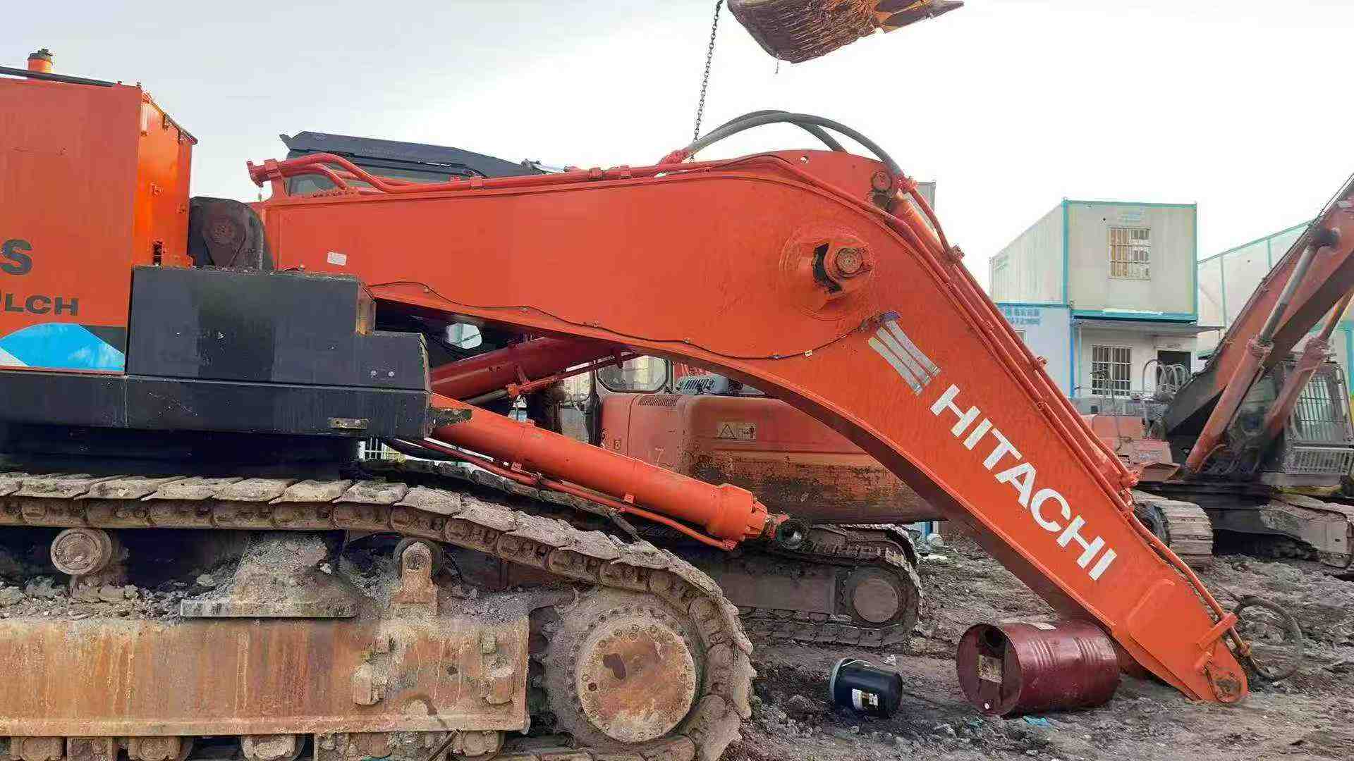 Buy Hitachi ZX690LCH-5A Used Excavator / 2