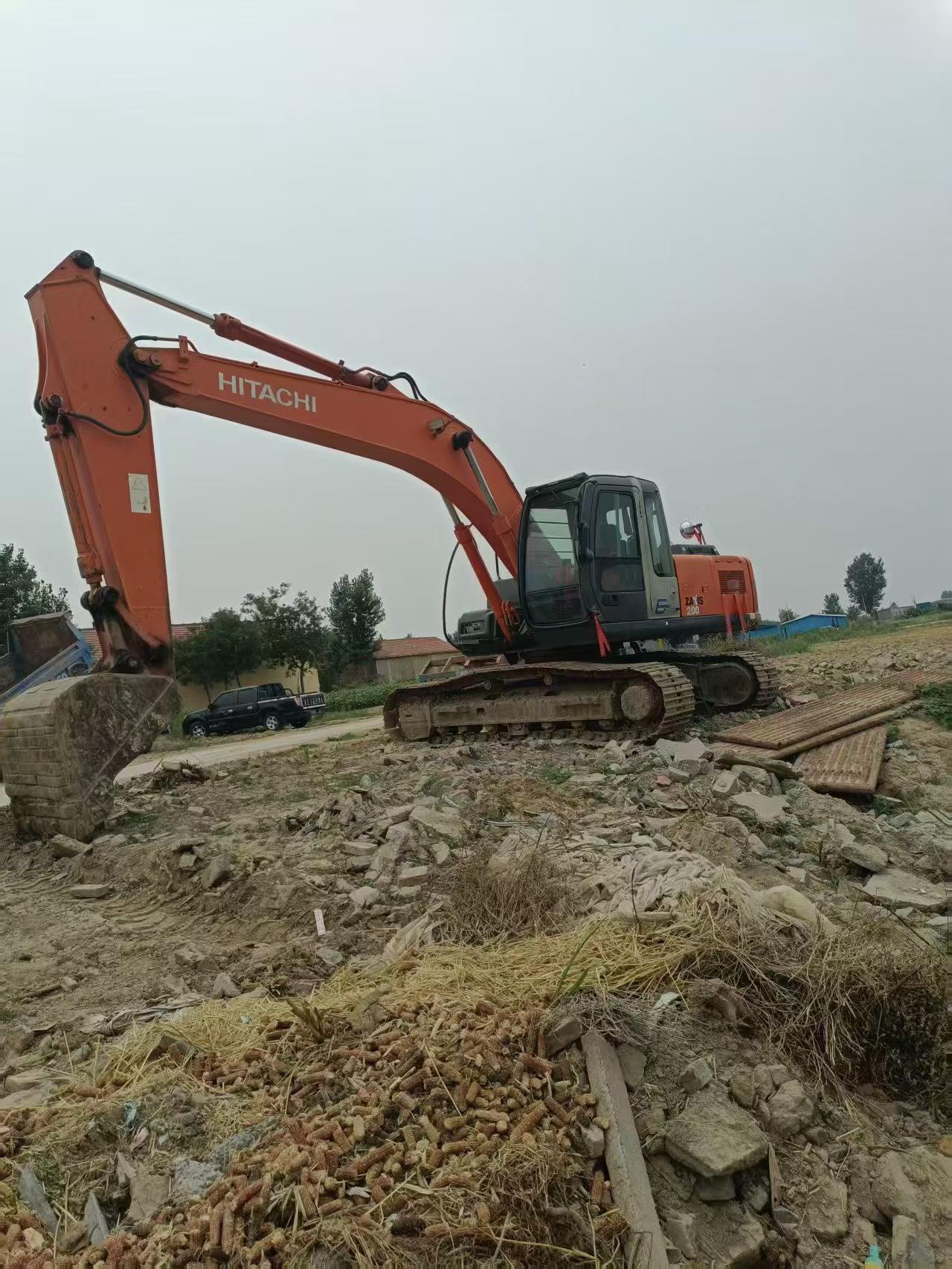 Buy Hitachi EX200 Used Excavator / 1