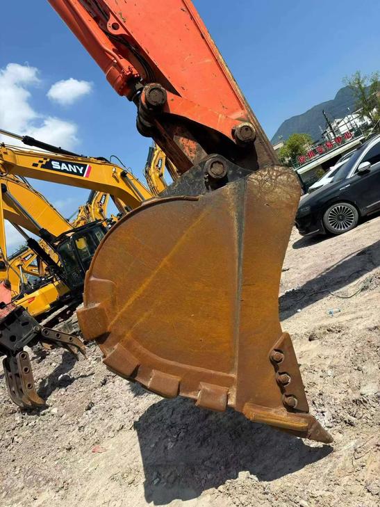Buy Hitachi ZX490LCH-5A Used Excavator / 1