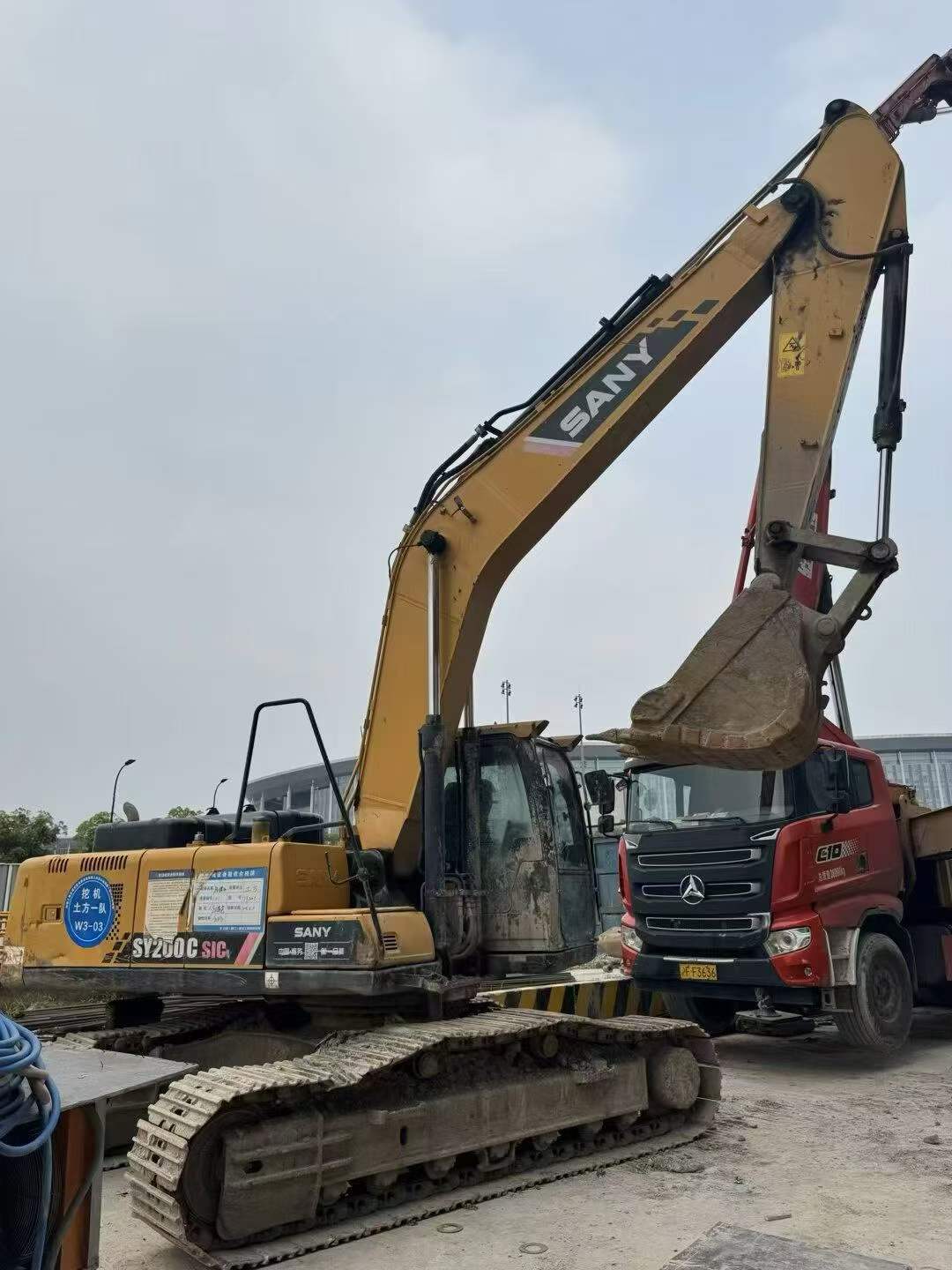 Buy Sany SY200C Used Excavator / 3