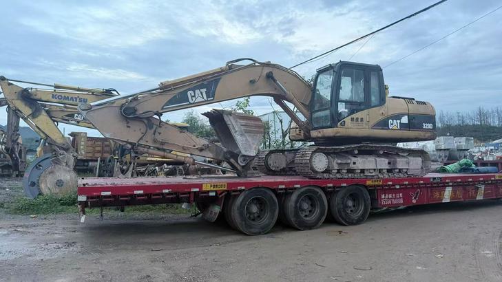 Buy Caterpillar 320D Used Excavator / 1