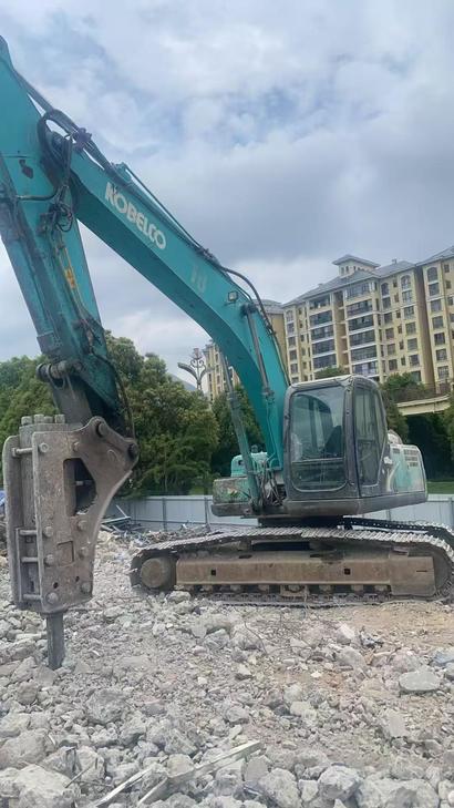 Buy Kobelco SK210 Used Excavator / 1