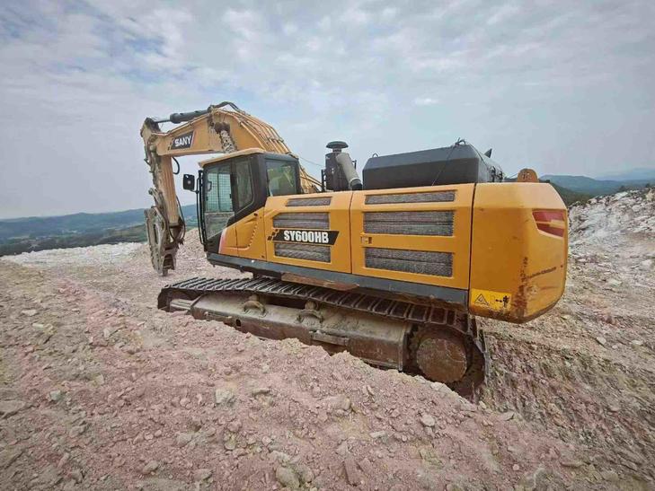 Buy Sany SY600HB Used Excavator / 1