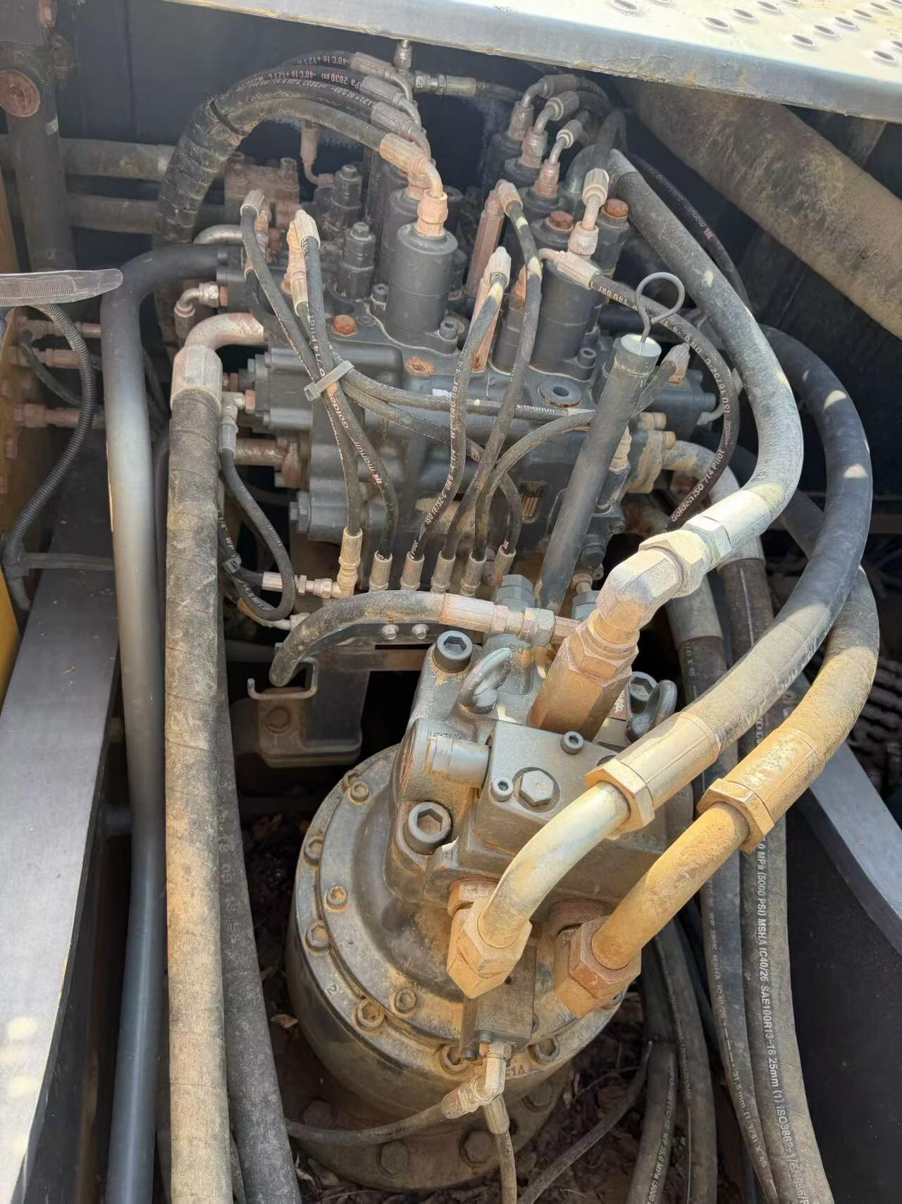 Buy Volvo L220E Used Excavator / 4
