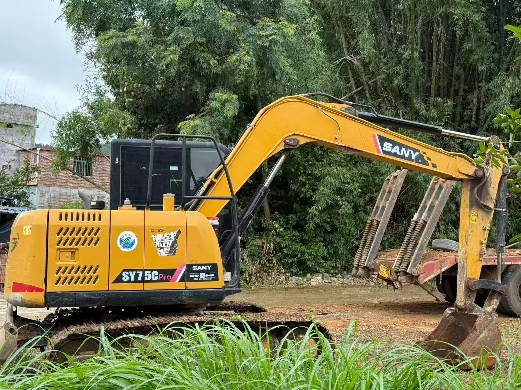 Buy Sany SY75 Used Excavator / 1