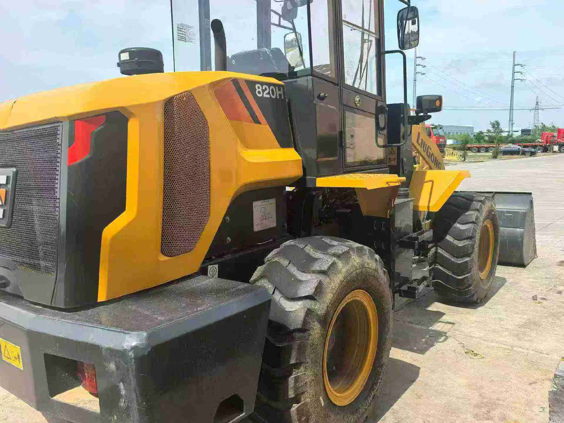 Compre Cargadora LiuGong CLG820C Usada / 4