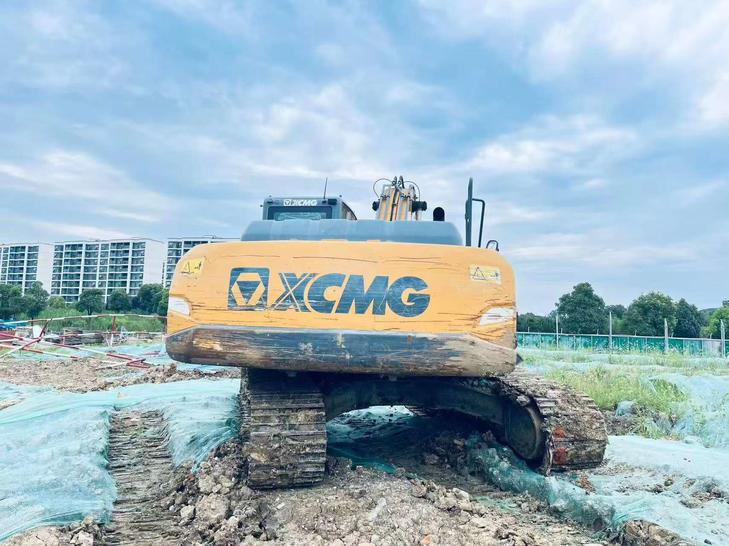 Buy XCMG XE245D Used Excavator / 1