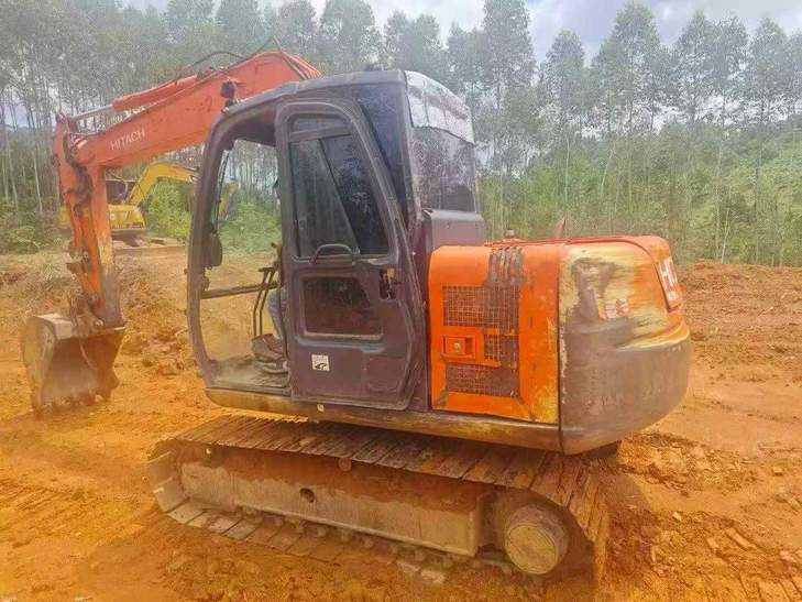 Buy Hitachi EX70 Used Excavator / 1