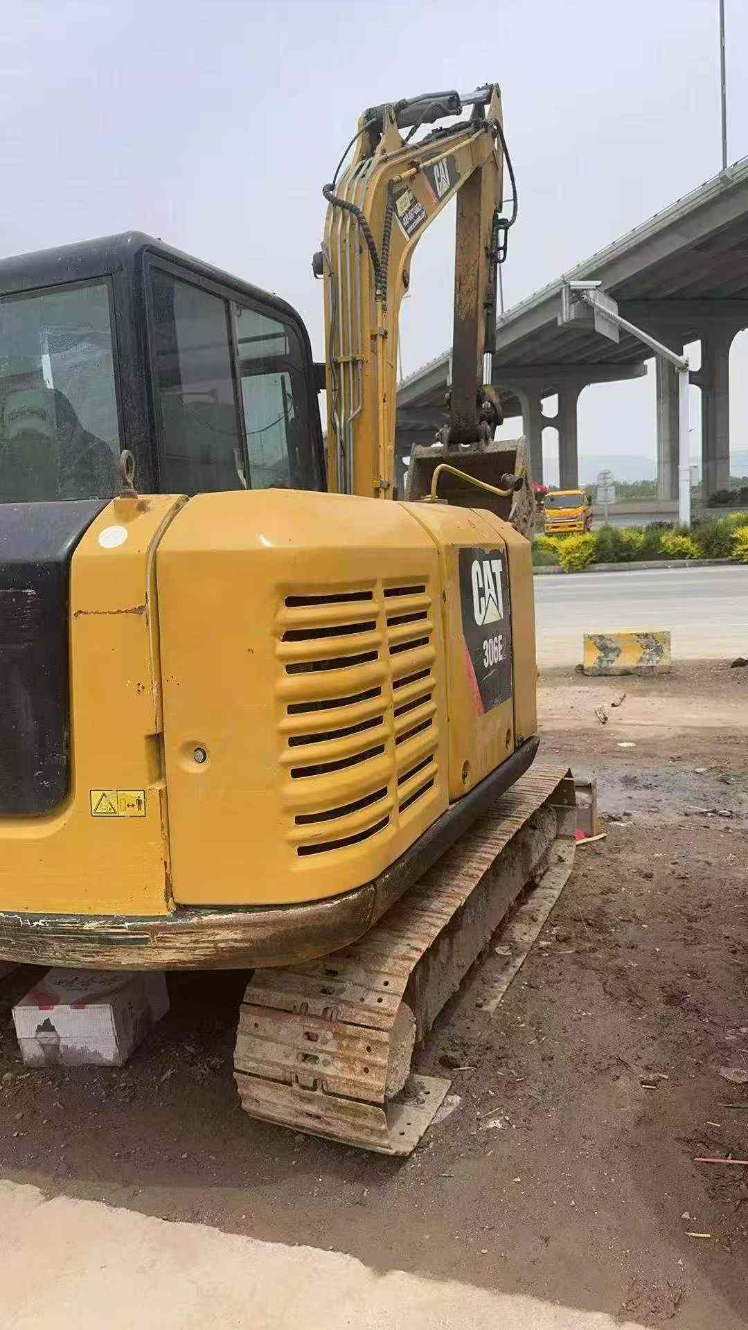 Buy Caterpillar CT60 Used Excavator / 2 Buy Caterpillar CT60 Used Excavator / 2