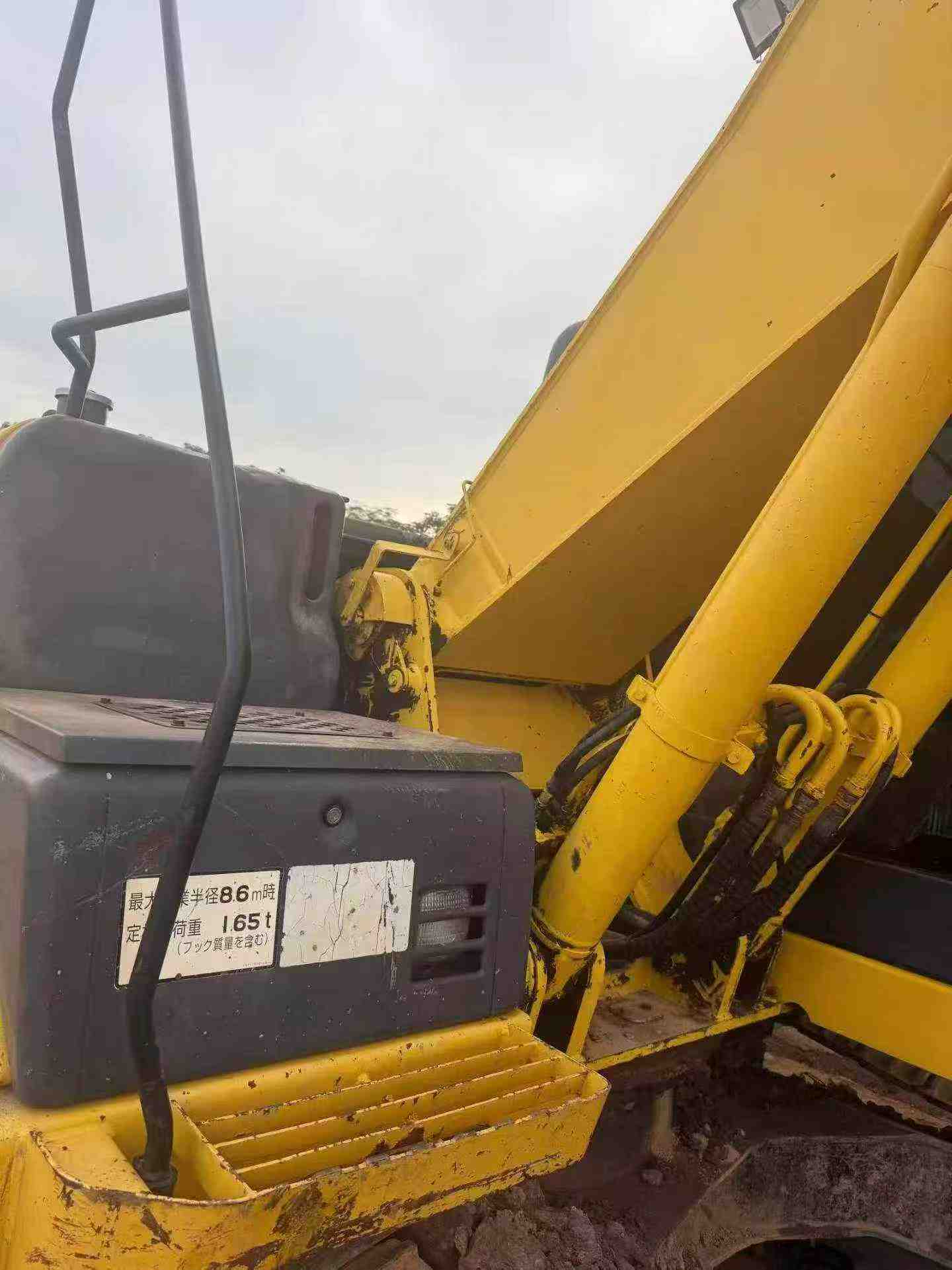 Buy Sumitomo SH200A5 Used Excavator / 3 Buy Sumitomo SH200A5 Used Excavator / 3