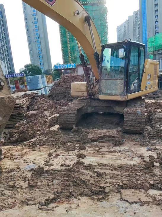 Buy Caterpillar 320GC Used Excavator / 1