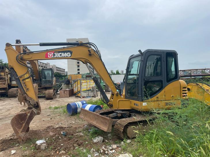 Buy XCMG XE60DA Used Excavator / 1