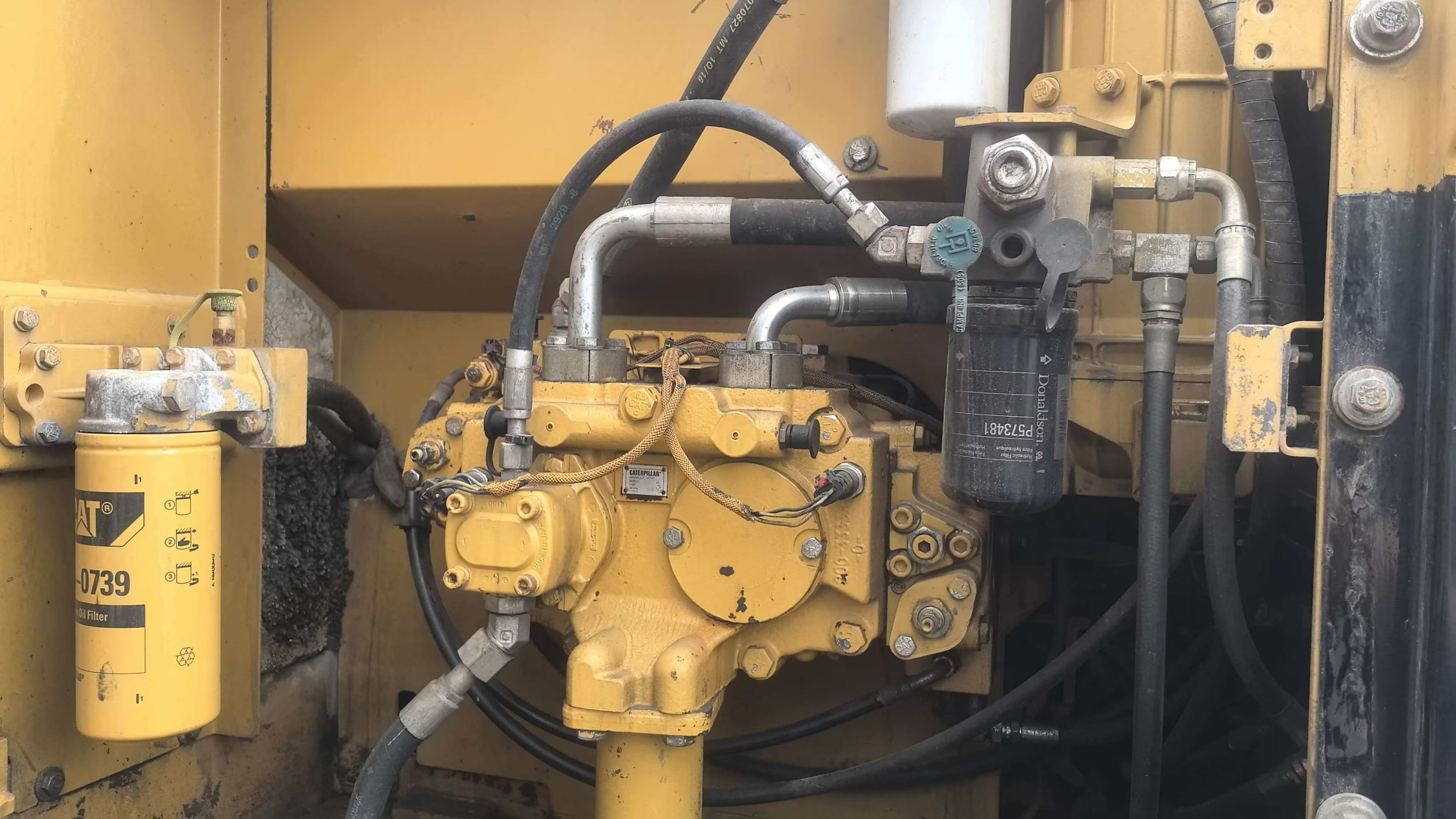 Buy Caterpillar 320D Used Excavator / 2 Buy Caterpillar 320D Used Excavator / 2