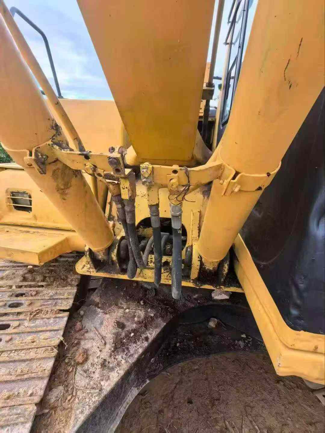 Buy Komatsu PC120-6 Used Excavator / 5 Buy Komatsu PC120-6 Used Excavator / 5