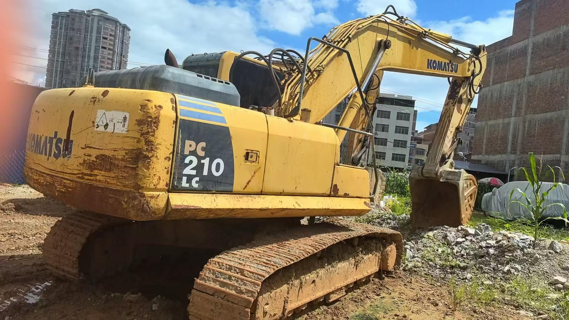 Buy Komatsu PC210 Used Excavator / 1