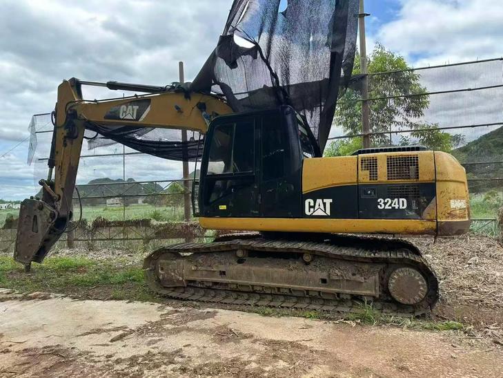 Buy Caterpillar 323D2L Used Excavator / 1