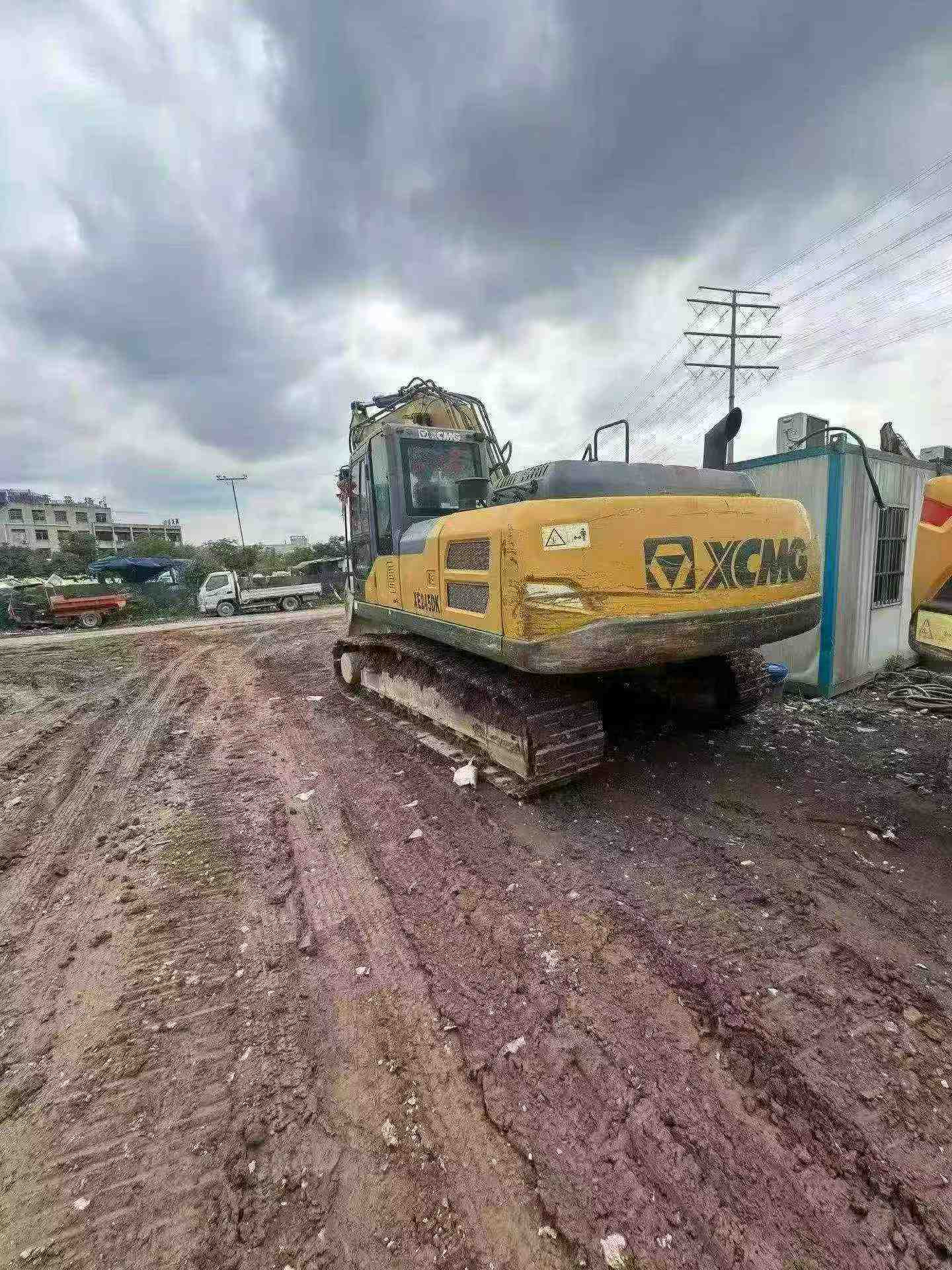 Buy XCMG XE205DA Used Excavator / 2 Buy XCMG XE205DA Used Excavator / 2