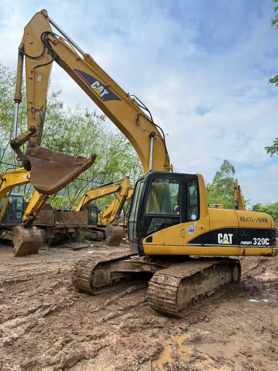 Buy Caterpillar 320C Used Excavator / 1
