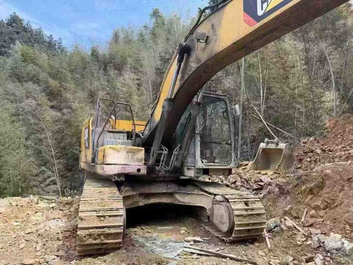 Buy Caterpillar 320A Used Excavator / 1