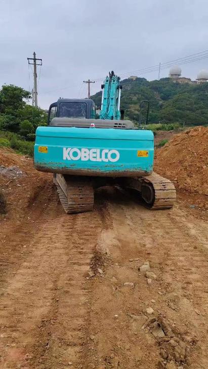Buy Kobelco SK200-2 Used Excavator / 1