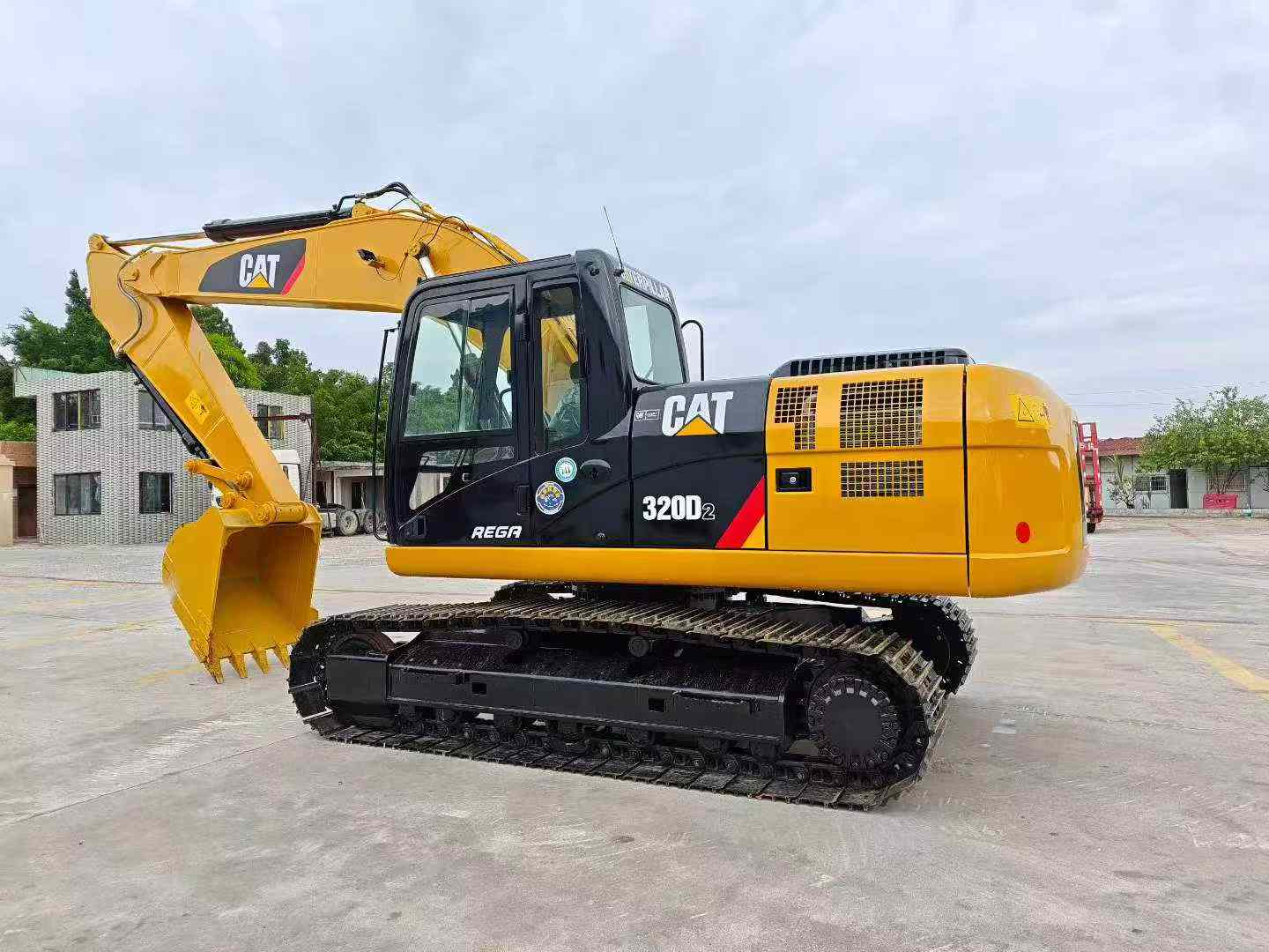 Buy Caterpillar 320D Used Excavator / 2 Buy Caterpillar 320D Used Excavator / 2