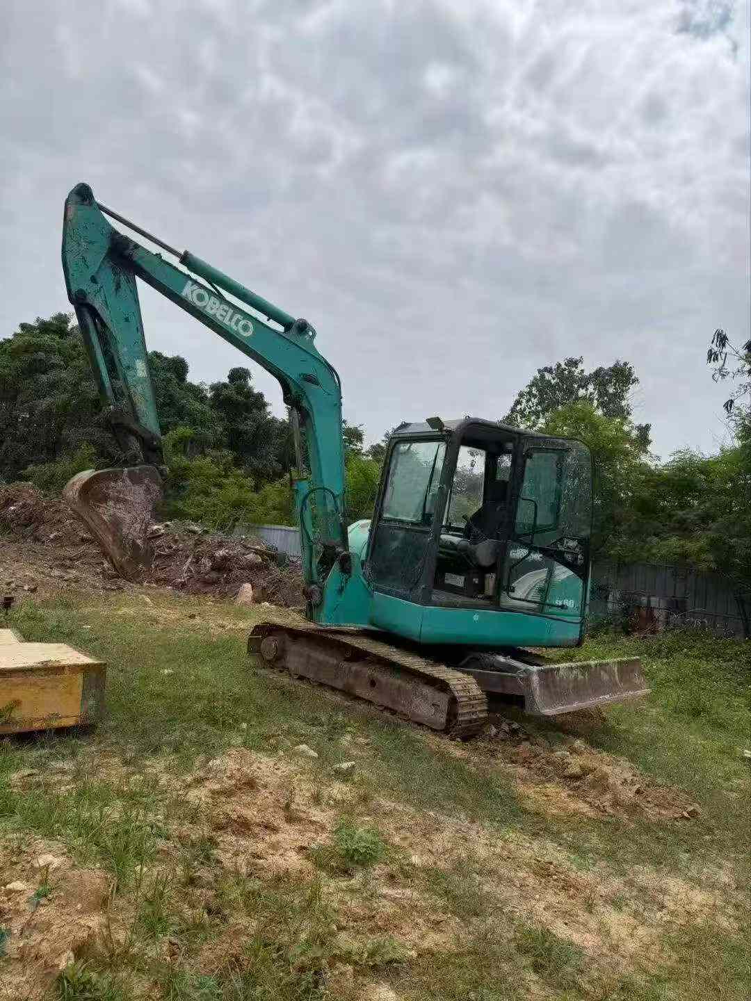 Buy Kobelco SK60 Used Excavator / 3 Buy Kobelco SK60 Used Excavator / 3