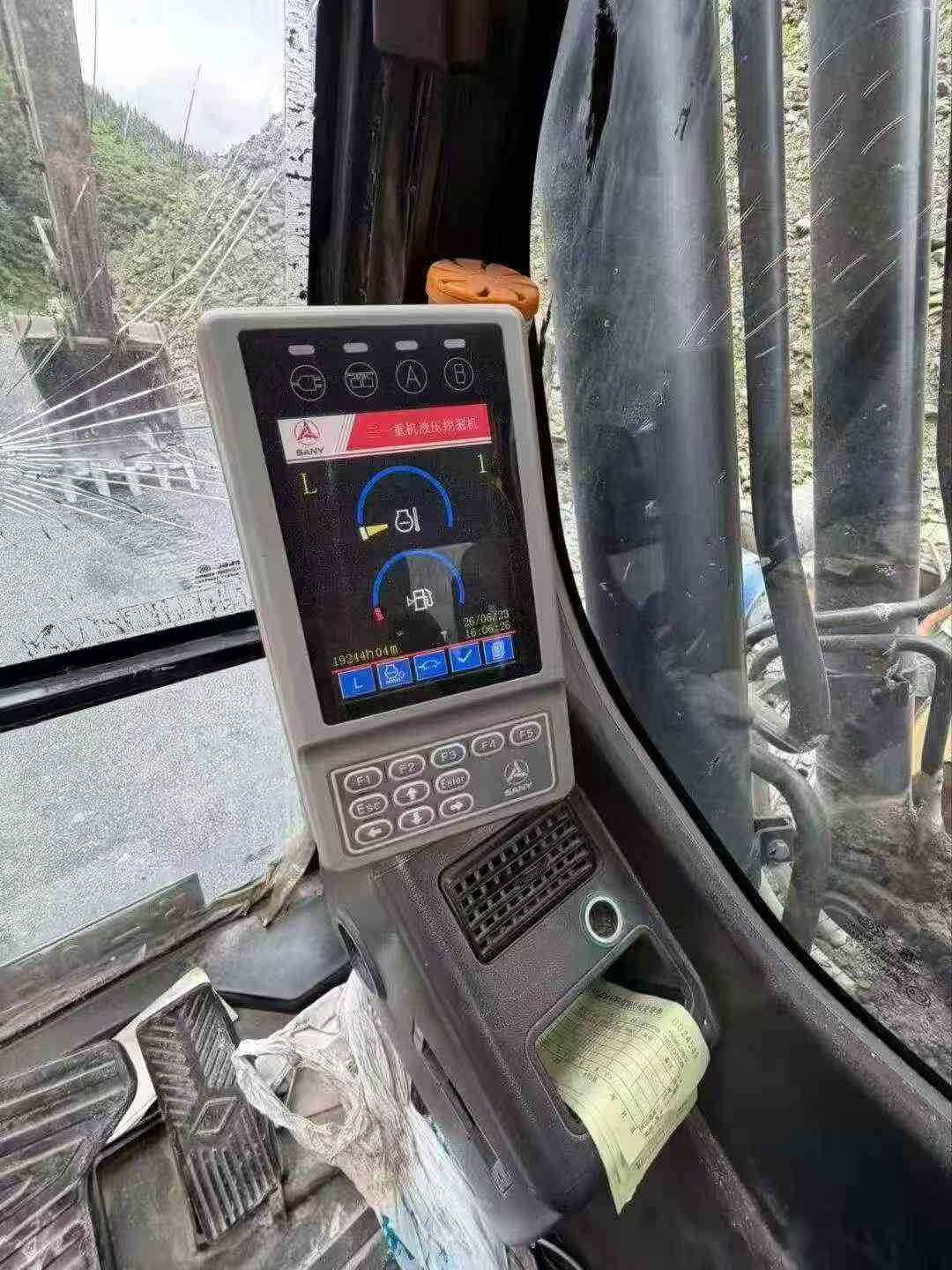 Buy Sany SY215C Used Excavator / 5 Buy Sany SY215C Used Excavator / 5
