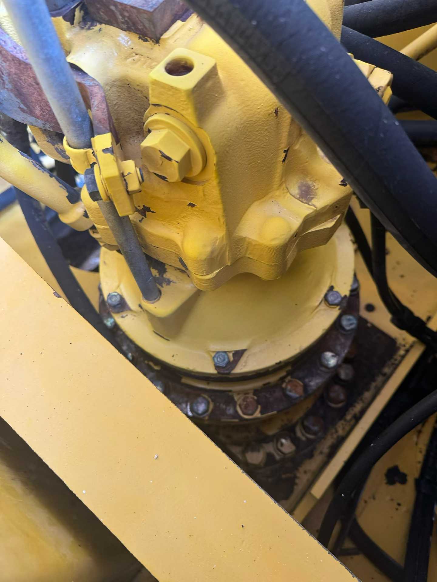 Buy Komatsu PC200-7 Used Excavator / 4