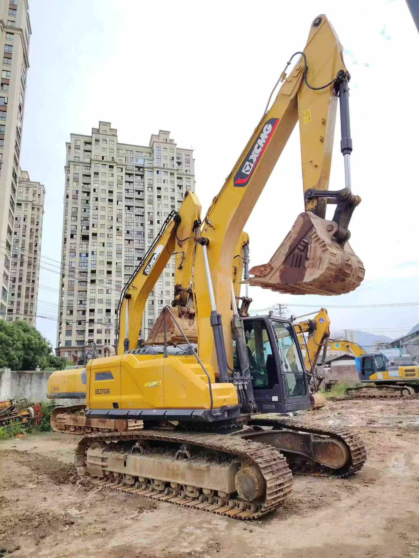 Buy XCMG XE270DK Used Excavator / 2 Buy XCMG XE270DK Used Excavator / 2