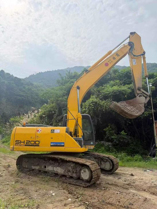 Buy Sumitomo SH200A5 Used Excavator / 1