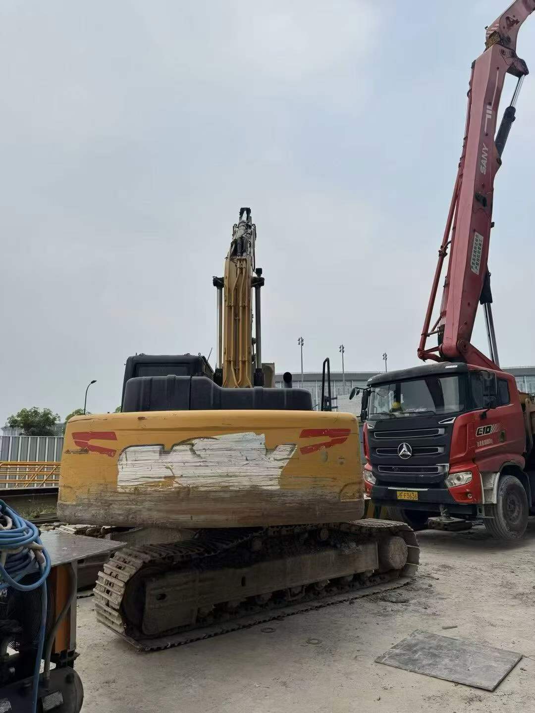 Buy Sany SY200C Used Excavator / 2