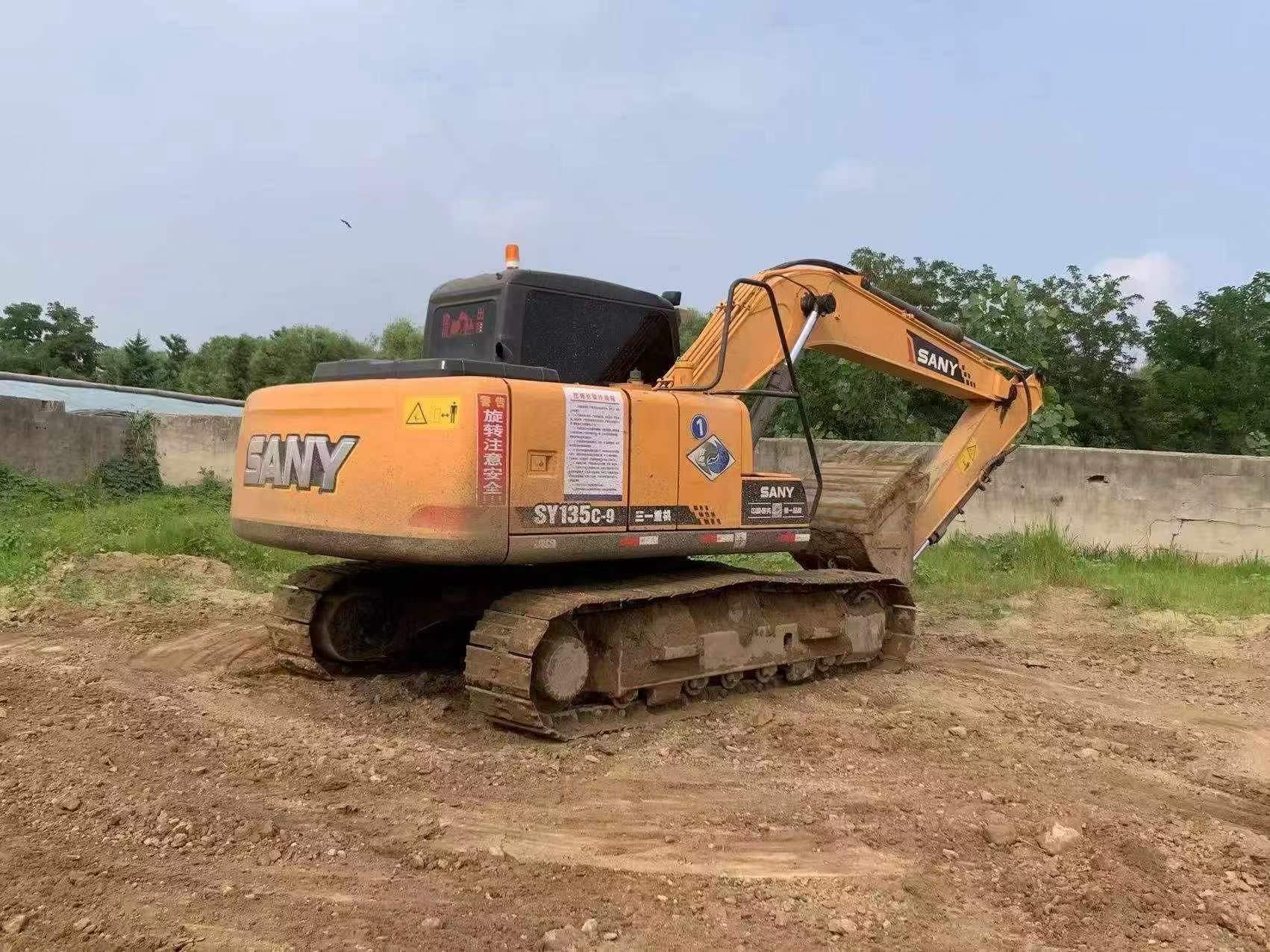Buy Sany SY135-8S Used Excavator / 3 Buy Sany SY135-8S Used Excavator / 3