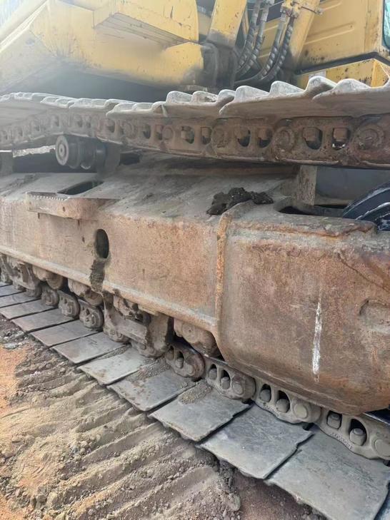 Buy Komatsu PC240-6 Used Excavator / 1