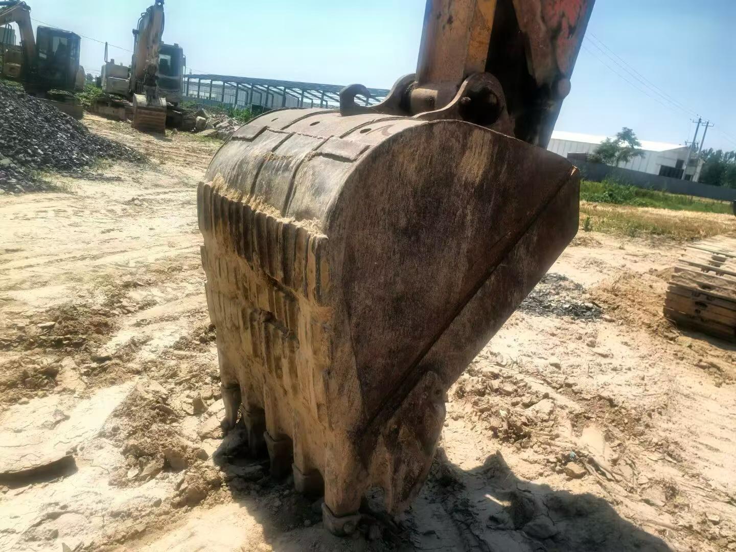 Buy Hitachi EX200-3 Used Excavator / 7