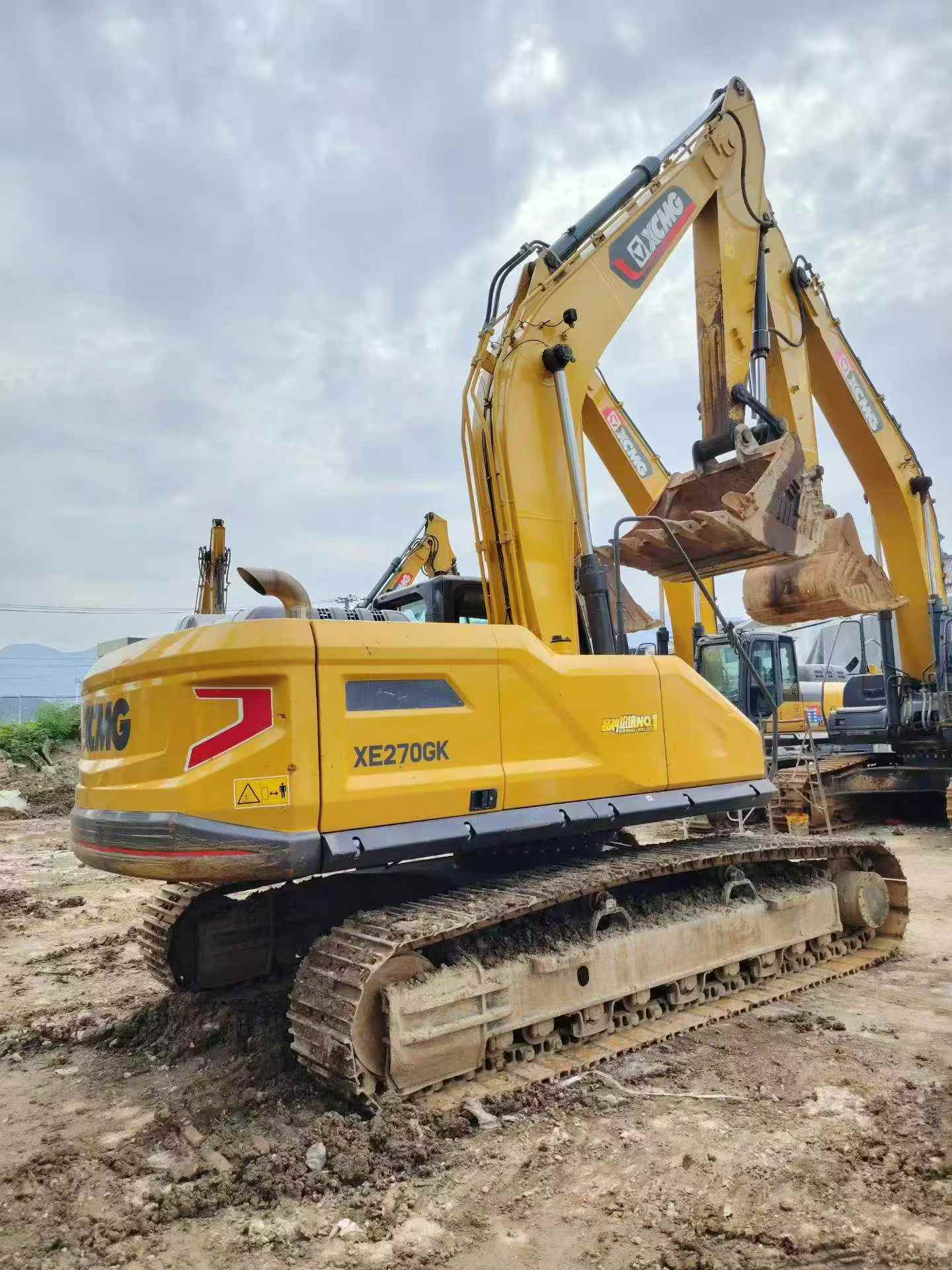 Buy XCMG XE270DK Used Excavator / 1
