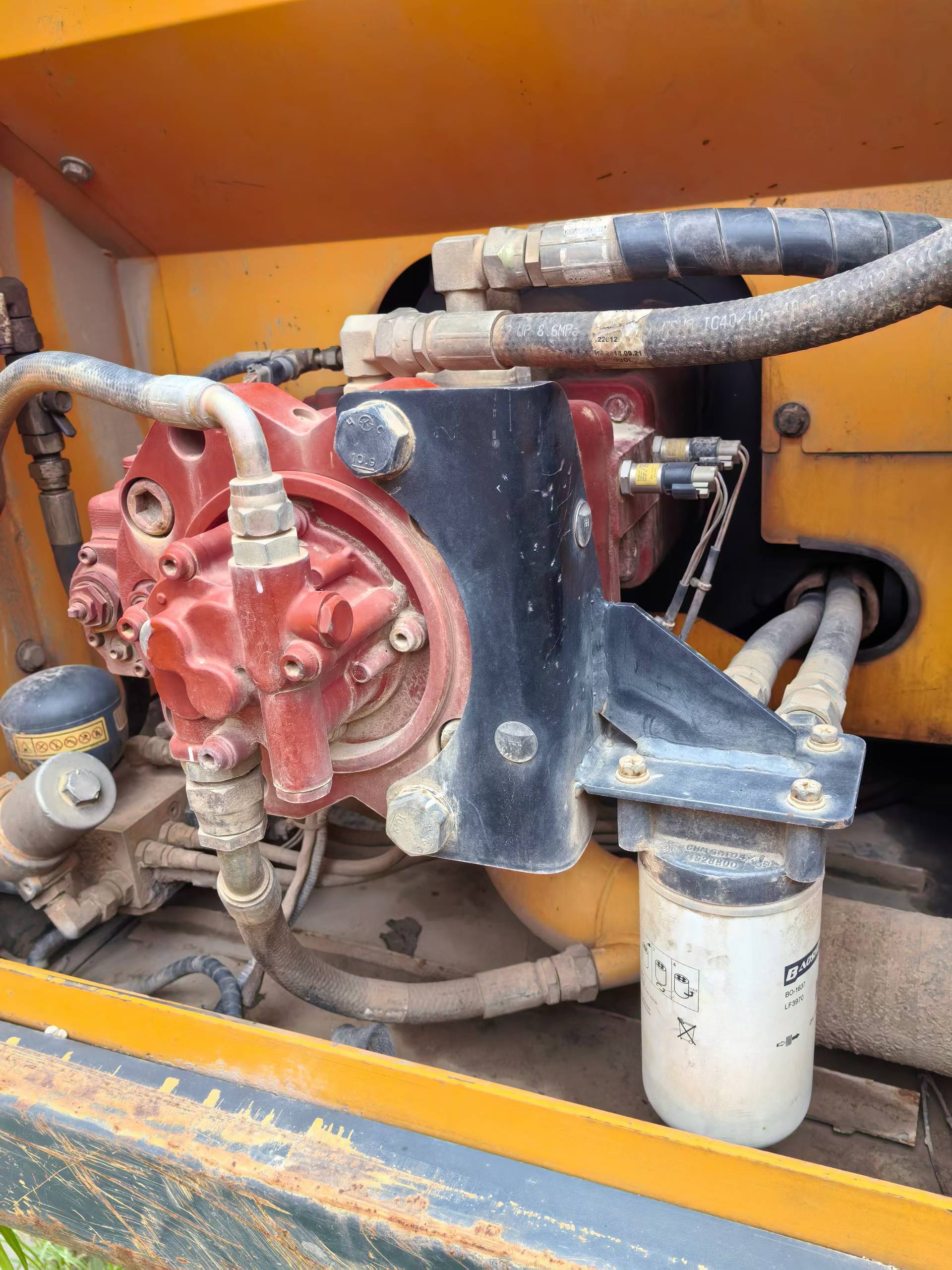 Buy Hyundai R215VS Used Excavator / 2 Buy Hyundai R215VS Used Excavator / 2