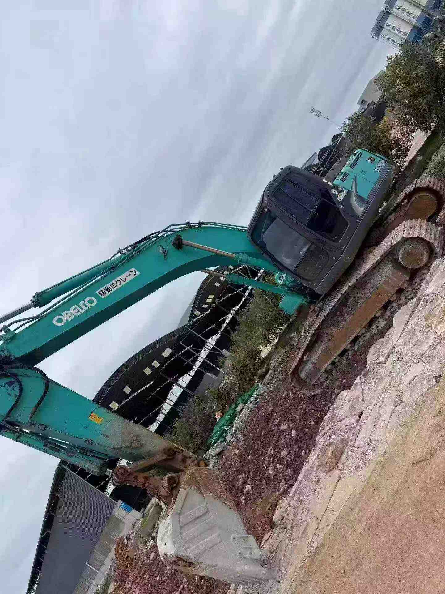 Buy Kobelco SK200-YN12 Used Excavator / 2 Buy Kobelco SK200-YN12 Used Excavator / 2