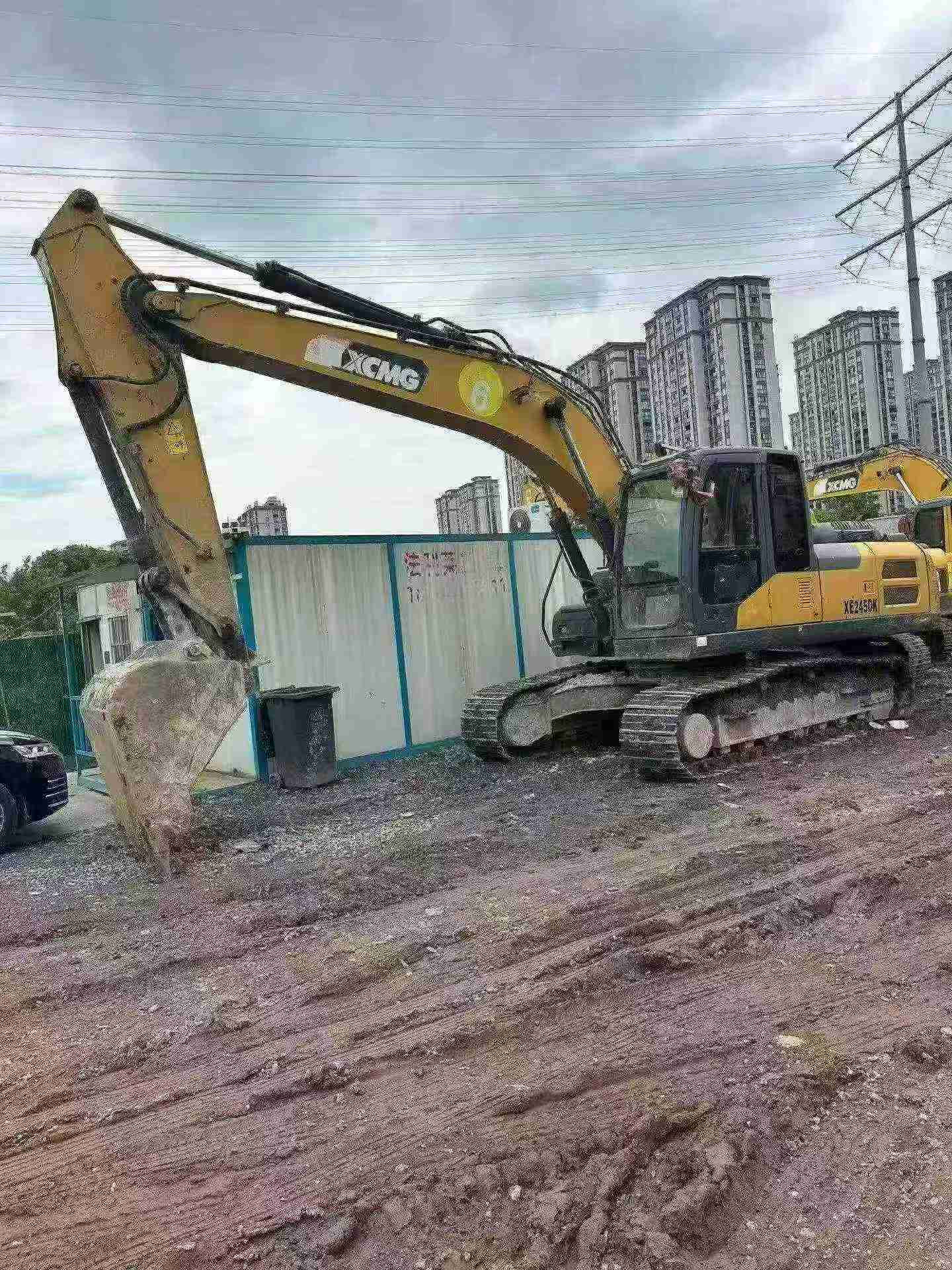 Buy XCMG XE205DA Used Excavator / 5 Buy XCMG XE205DA Used Excavator / 5