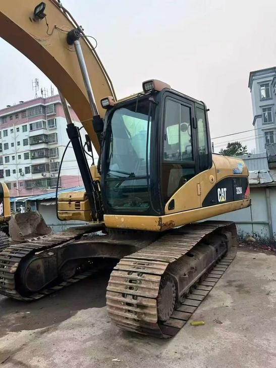 Buy Caterpillar 320D Used Excavator / 1