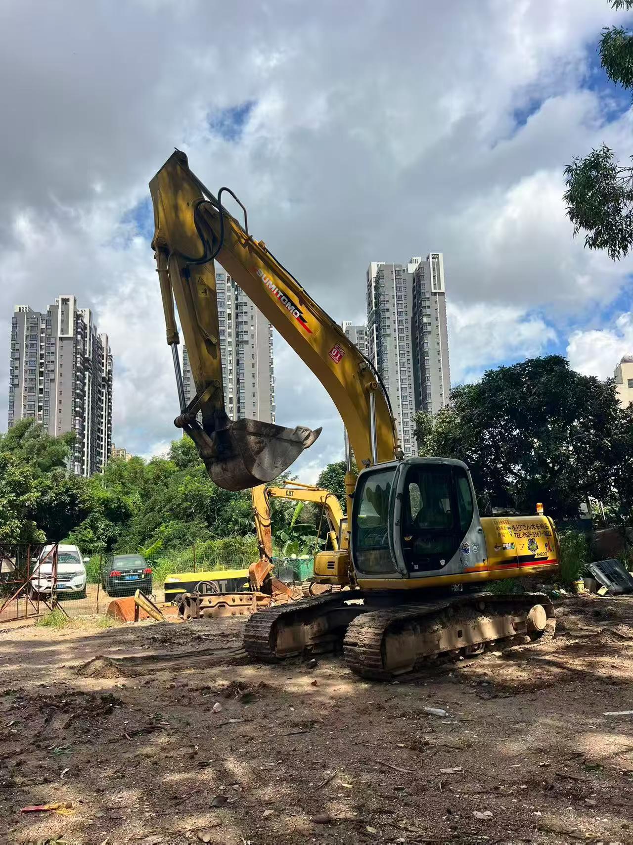 Buy Sumitomo SH200A3 Used Excavator / 1