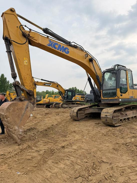Buy XCMG XE200 Used Excavator / 1