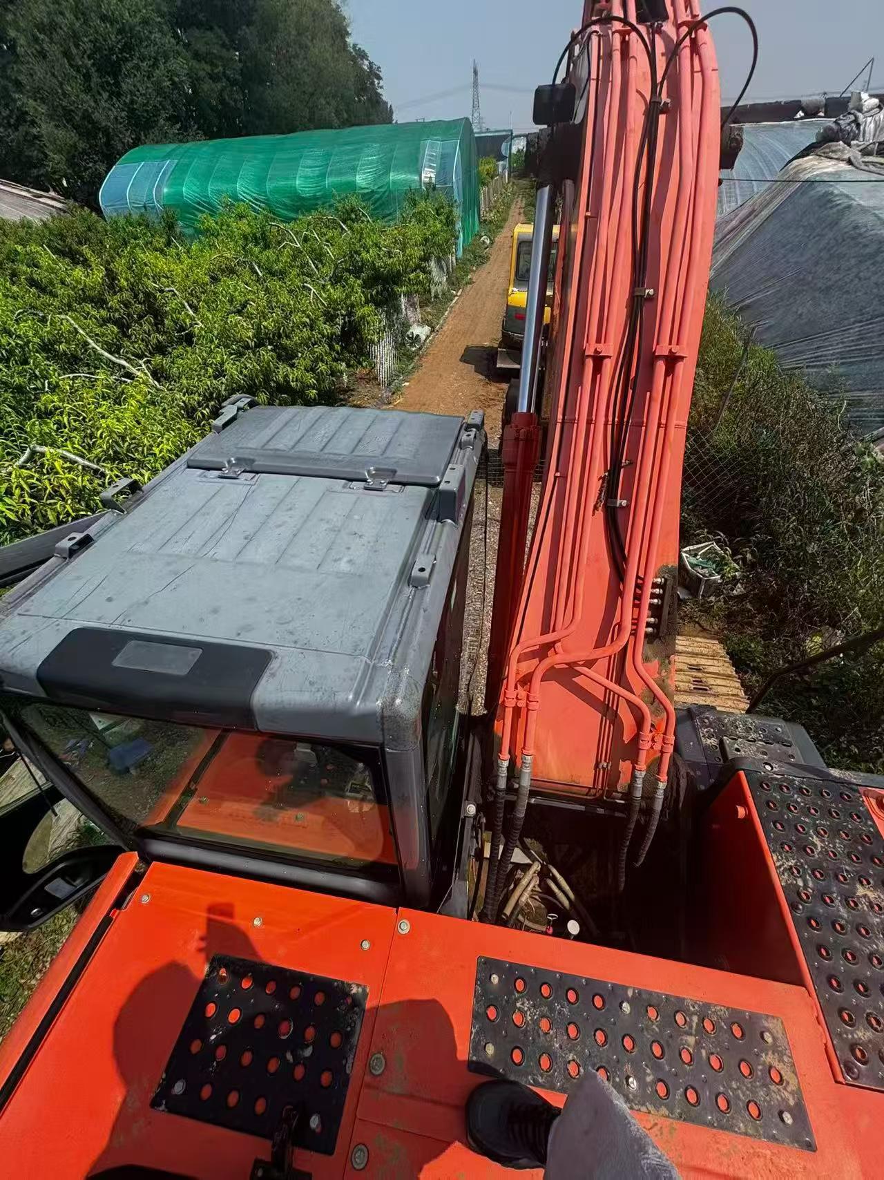 Buy Hitachi EX210-5 Used Excavator / 8