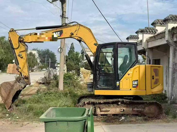 Buy Caterpillar 307B Used Excavator / 1