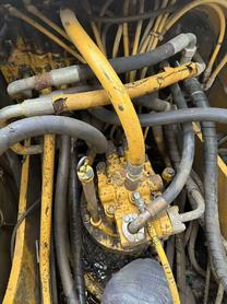 Buy Caterpillar 323D2L Used Excavator / 6 Buy Caterpillar 323D2L Used Excavator / 6